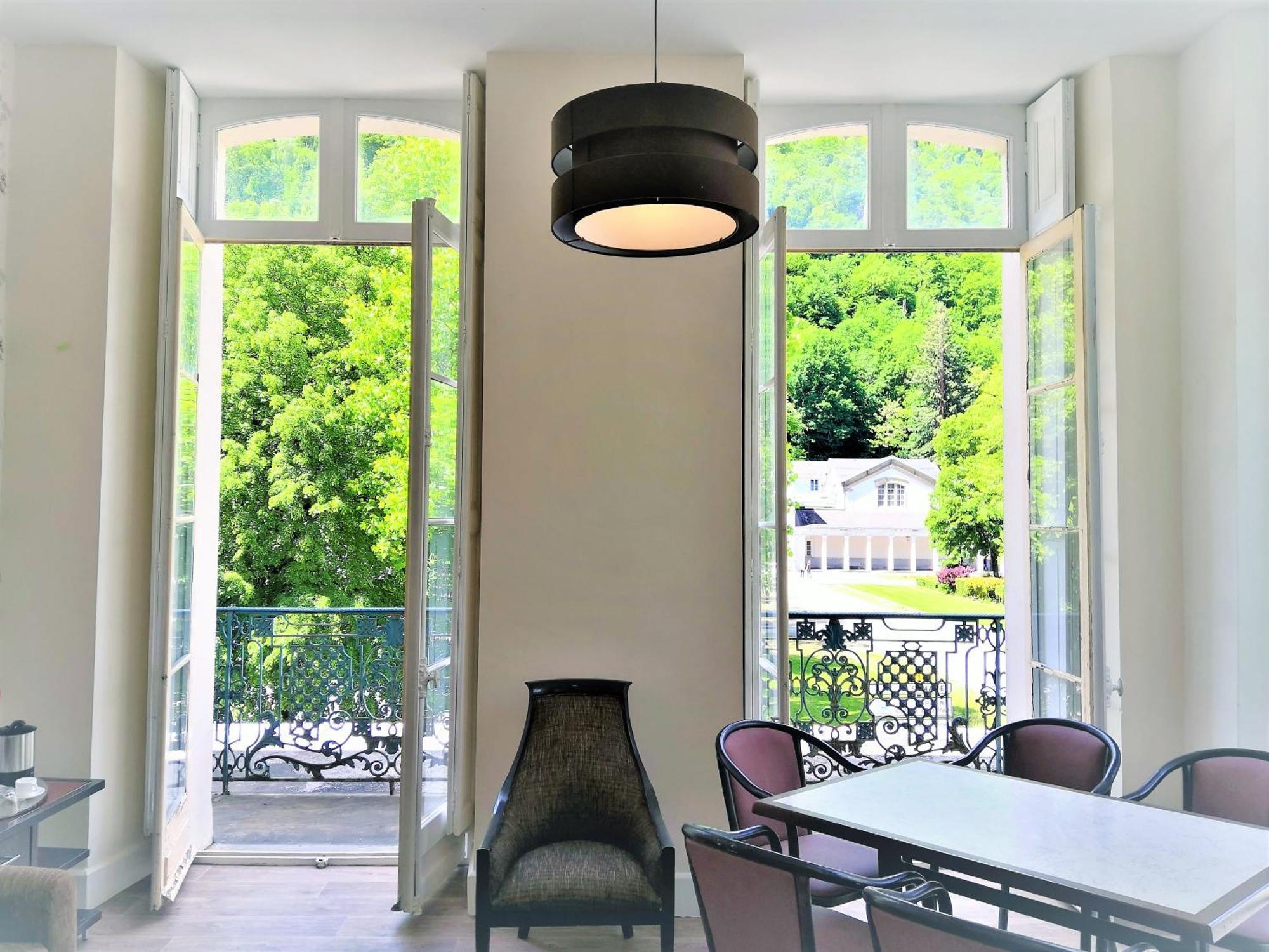 Royal Luchon Aparthotel Bagneres-de-Luchon Exterior photo