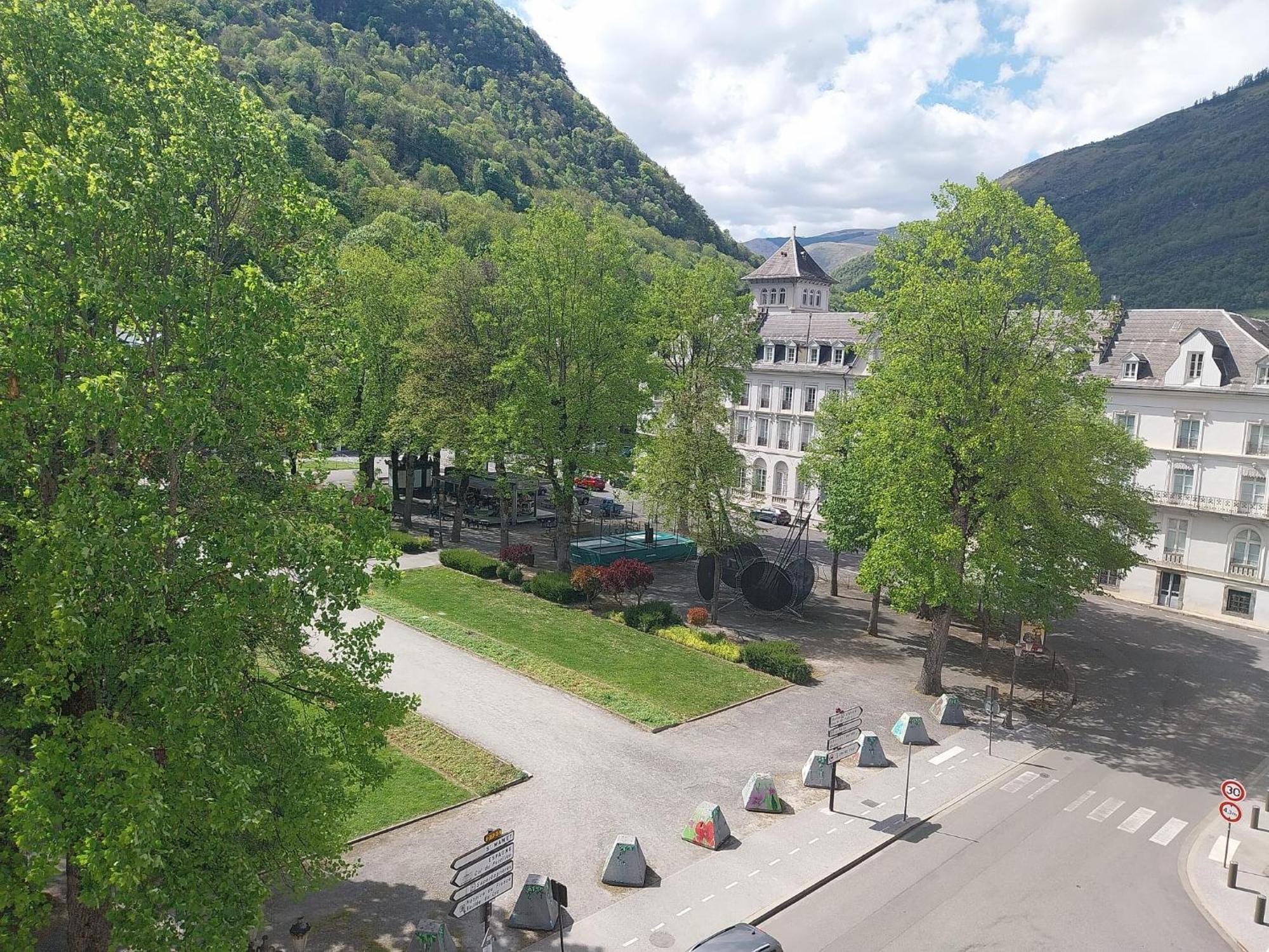 Royal Luchon Aparthotel Bagneres-de-Luchon Exterior photo
